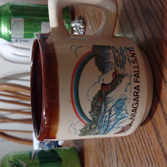Niagara falls coffee cup grandpa on the other side - Picture 1 of 3